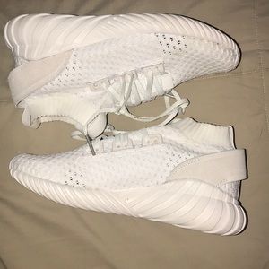 Woman’s ALL WHITE adidas!!